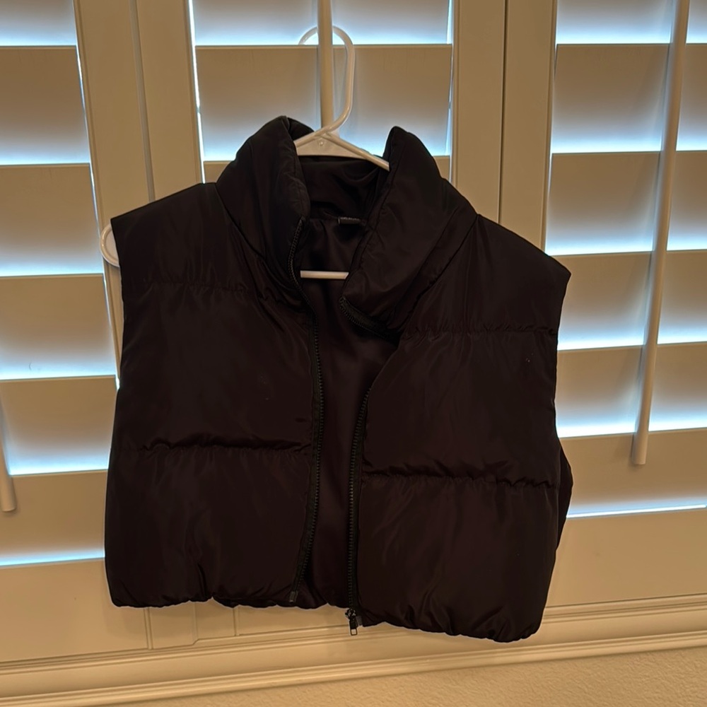 SHEIN Black Puffer Vest